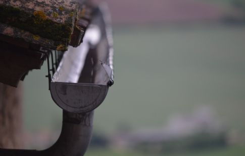 Pose et réparation de gouttière à Bonneuil-sur-Marne (94380) dans le Val de Marne (94) Pose et réparation de gouttière à Bonneuil-sur-Marne (94380) dans le Val de Marne (94)